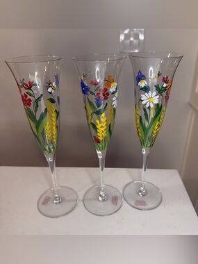 Hand-Painted Floral Champagne Flute from Royal Danube collection made in Romania
